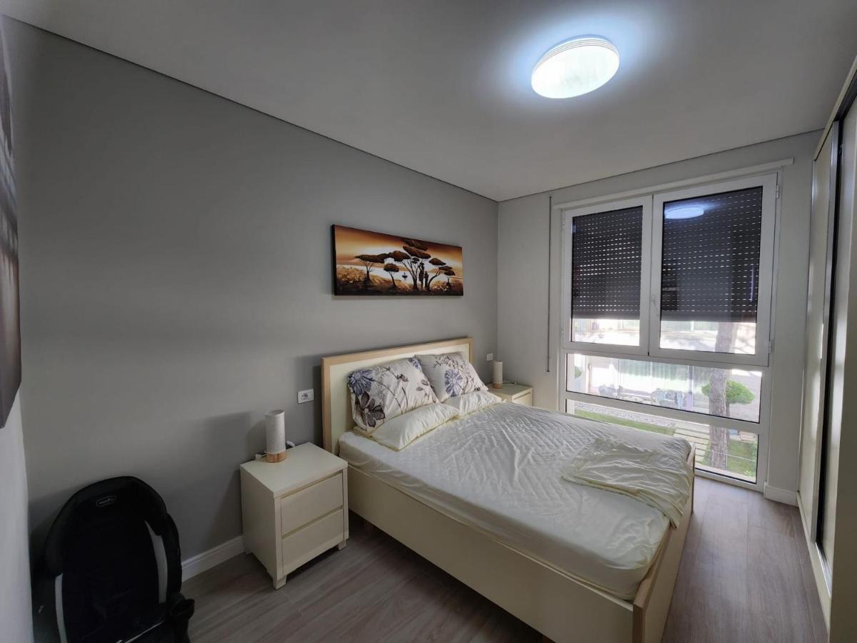 Lovely 1-Bedroom Apartment At San Pietro Beach Front Resort Plazhi San Pietro Exterior foto