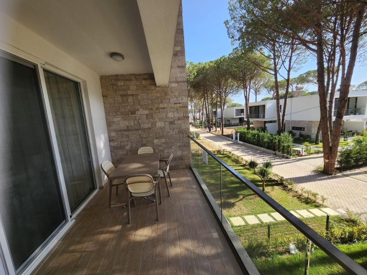 Lovely 1-Bedroom Apartment At San Pietro Beach Front Resort Plazhi San Pietro Exterior foto